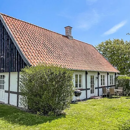 2 Bedroom Gorgeous In Holiday home Allinge-Sandvig