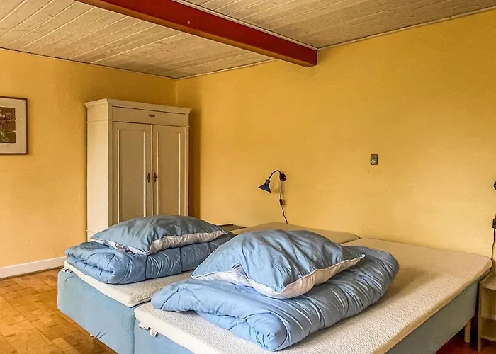2 Bedroom Gorgeous In Allinge-Sandvig