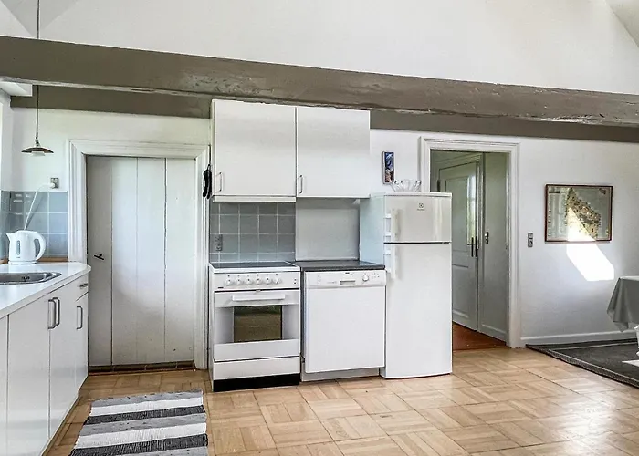 2 Bedroom Gorgeous In Allinge-Sandvig